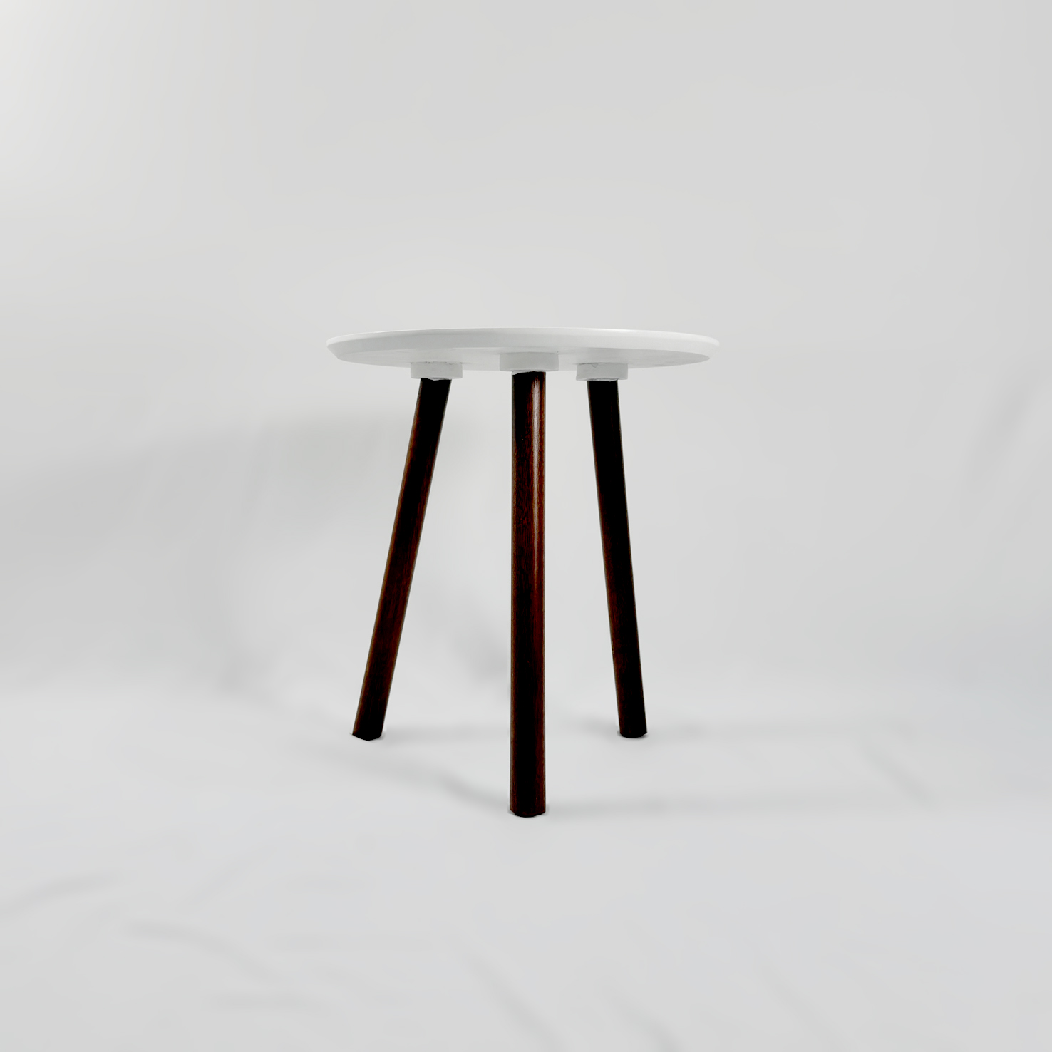 الطاولة المستديرة العصرية